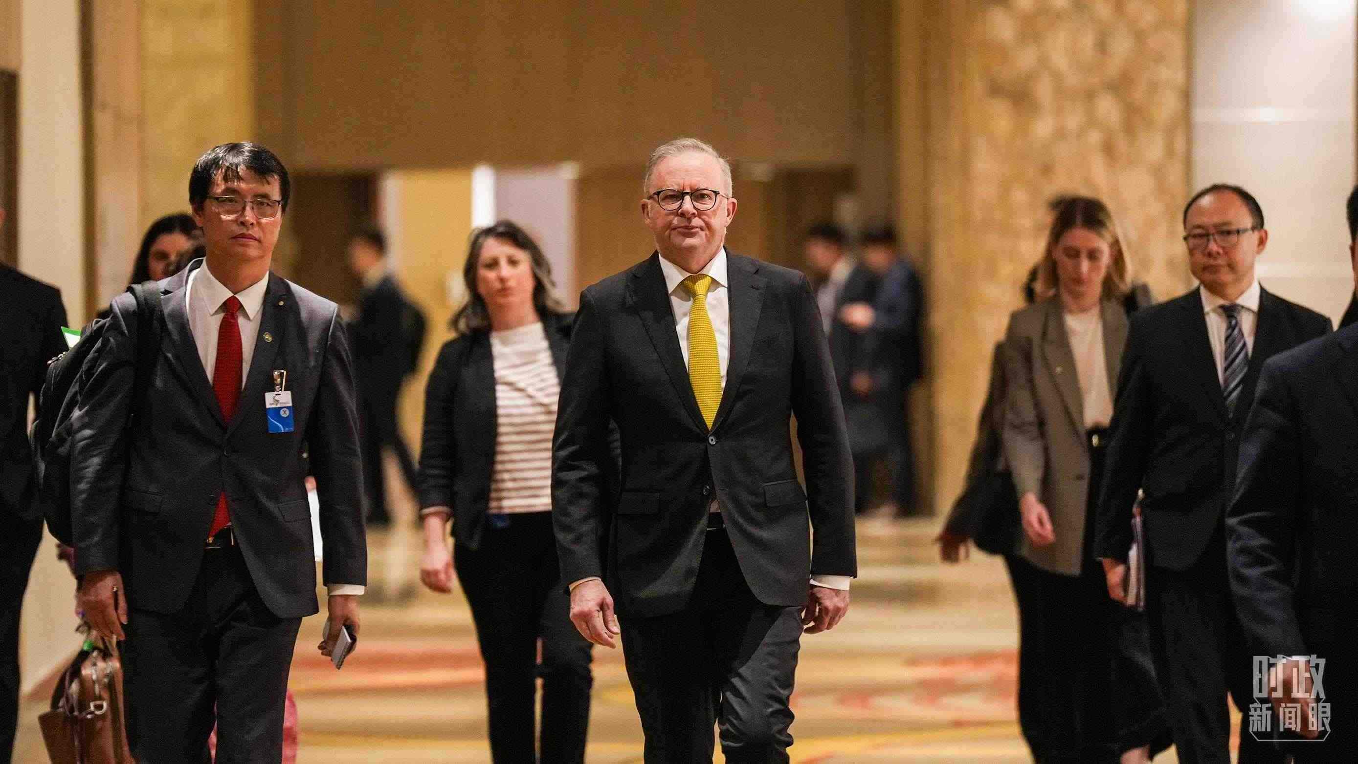 △澳大利亞總理阿爾巴尼斯抵達會見現(xiàn)場。（總臺記者李晉拍攝）