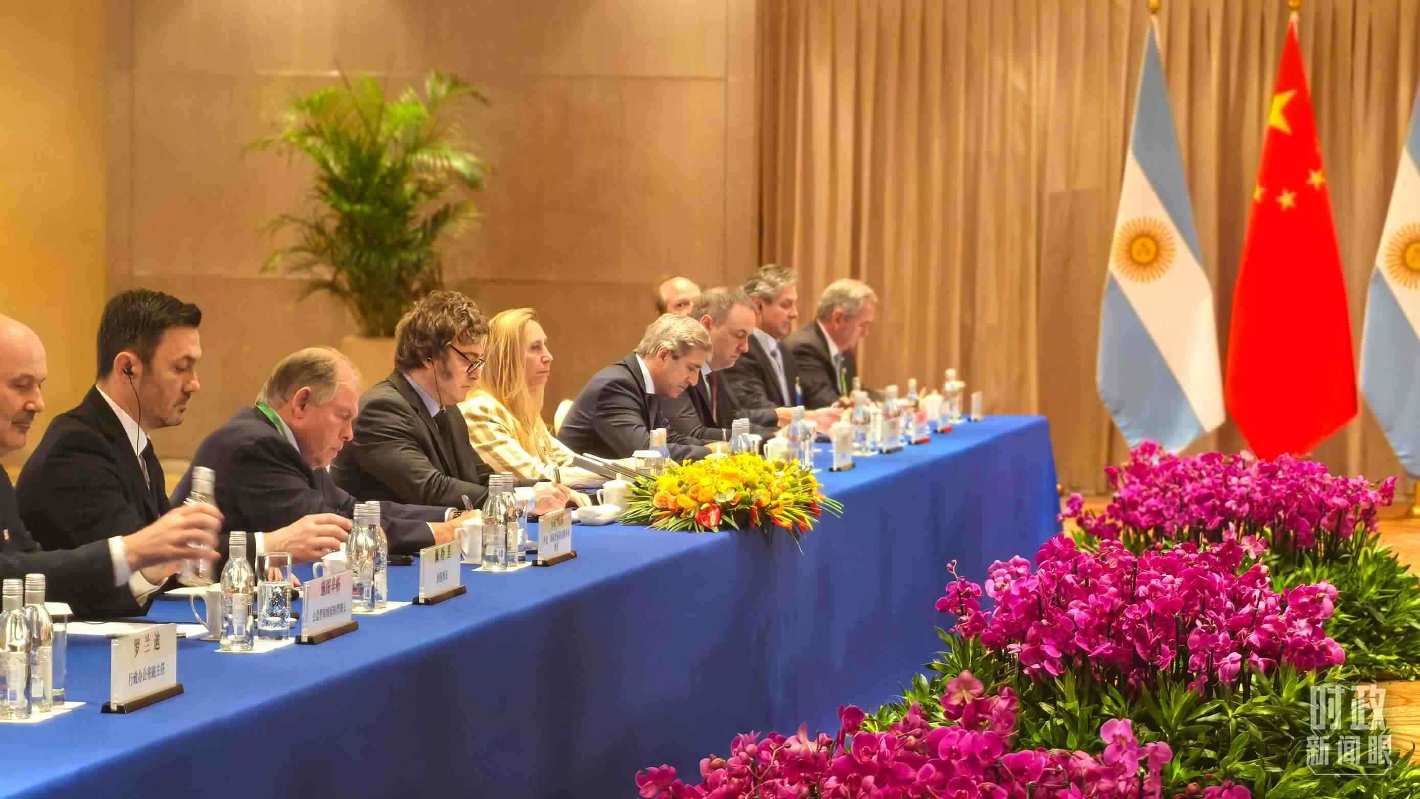 習(xí)主席會見阿根廷總統(tǒng)米萊現(xiàn)場。（總臺央廣記者潘毅拍攝）