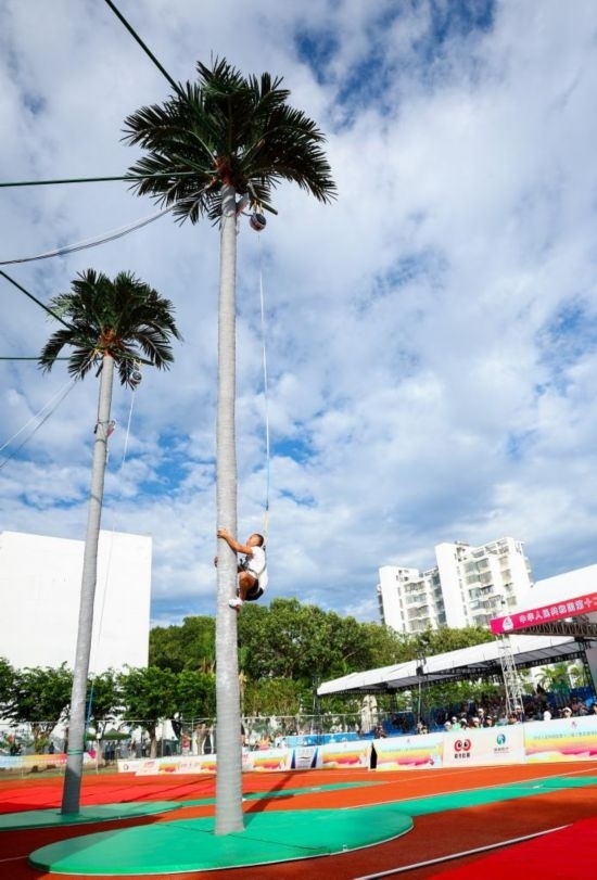 11月23日，海南隊(duì)選手曾祥天在比賽中。新華社記者 楊植森 攝