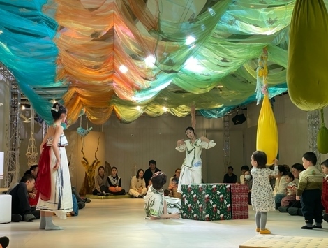 《Momoda新春嘉年華·音樂會(huì)》劇目表演。人民網(wǎng)記者 劉凡攝