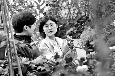 “90后”湖州姑娘沈吉從英國畢業(yè)后回國創(chuàng)業(yè)，為家鄉(xiāng)做貢獻(xiàn)。新華社發(fā)