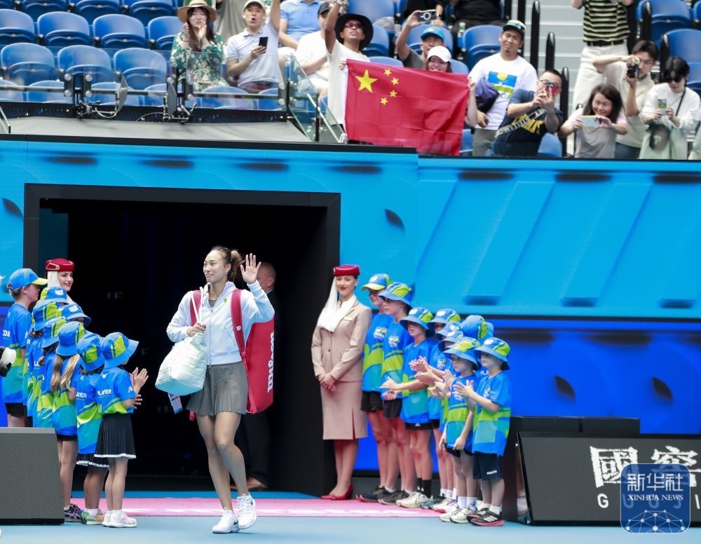 ↑鄭欽文在比賽前入場。新華社記者 馬平 攝