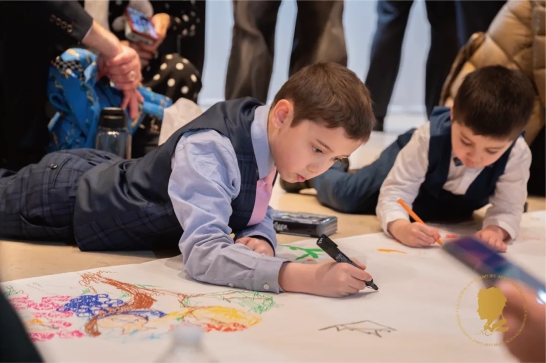 圖5：第三屆國(guó)際藝術(shù)聯(lián)創(chuàng)聯(lián)展盛大開(kāi)幕。法中交流促進(jìn)會(huì)供圖