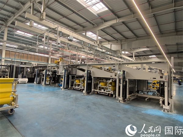 森麒麟在科技城的工廠內(nèi)部。人民網(wǎng)記者 黃培昭攝