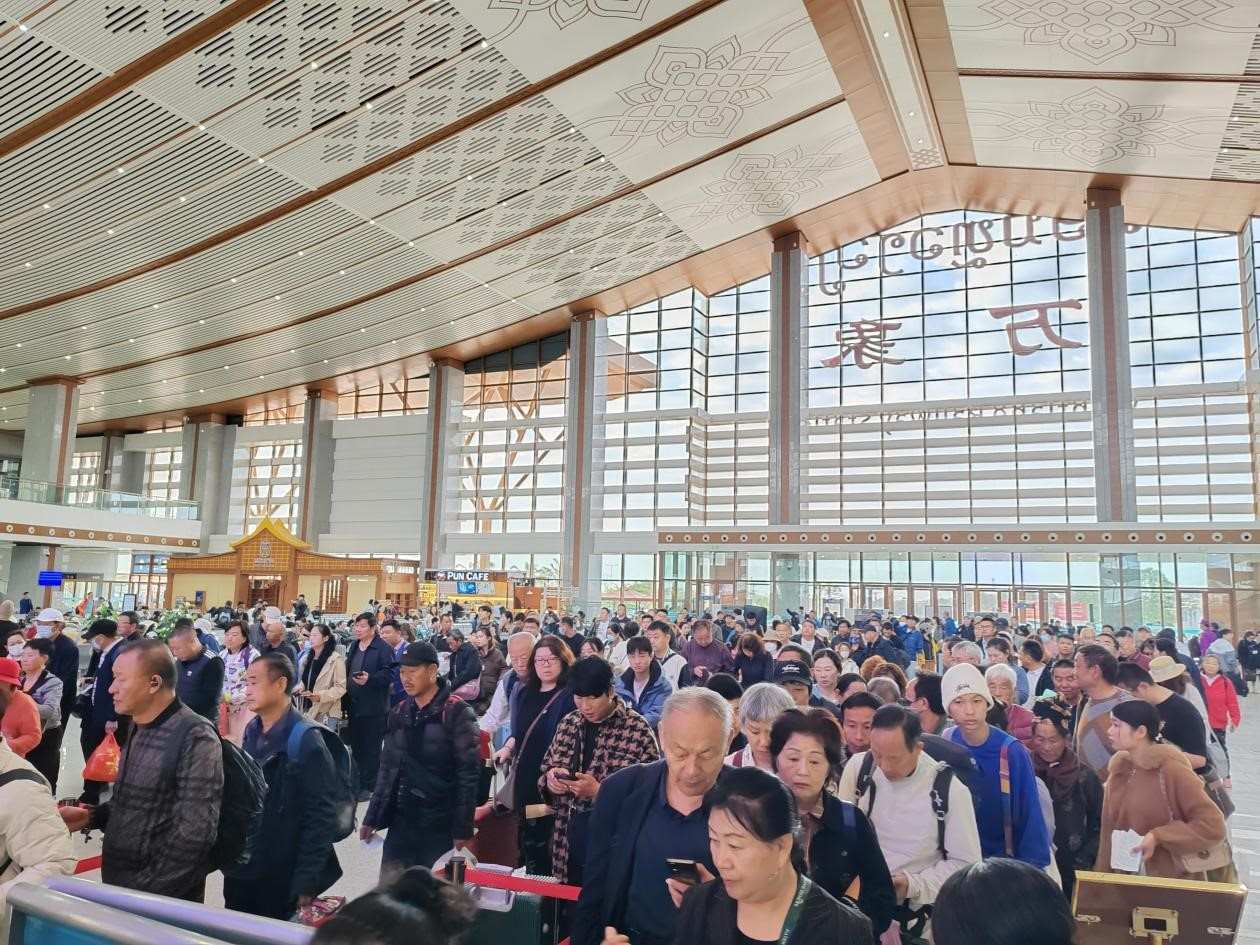 春節(jié)期間的中老鐵路萬象站。李加勇攝