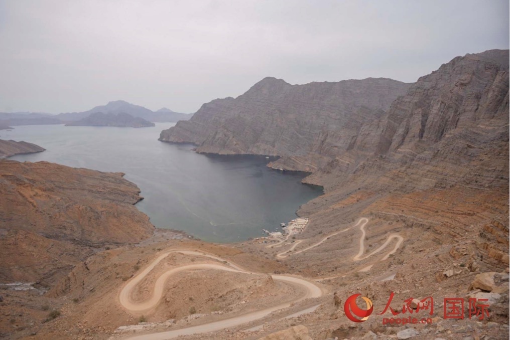 圖為阿曼北部穆桑代姆峽灣。人民網(wǎng) 塔里克·易卜拉欣攝