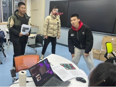 智能無(wú)人系統(tǒng)“做中悟”高階項(xiàng)目式課程。校方供圖