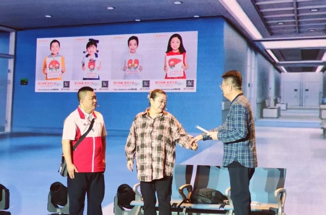 現(xiàn)場(chǎng)表演了由真實(shí)故事改編的情景劇。人民網(wǎng)記者 王子鋒攝