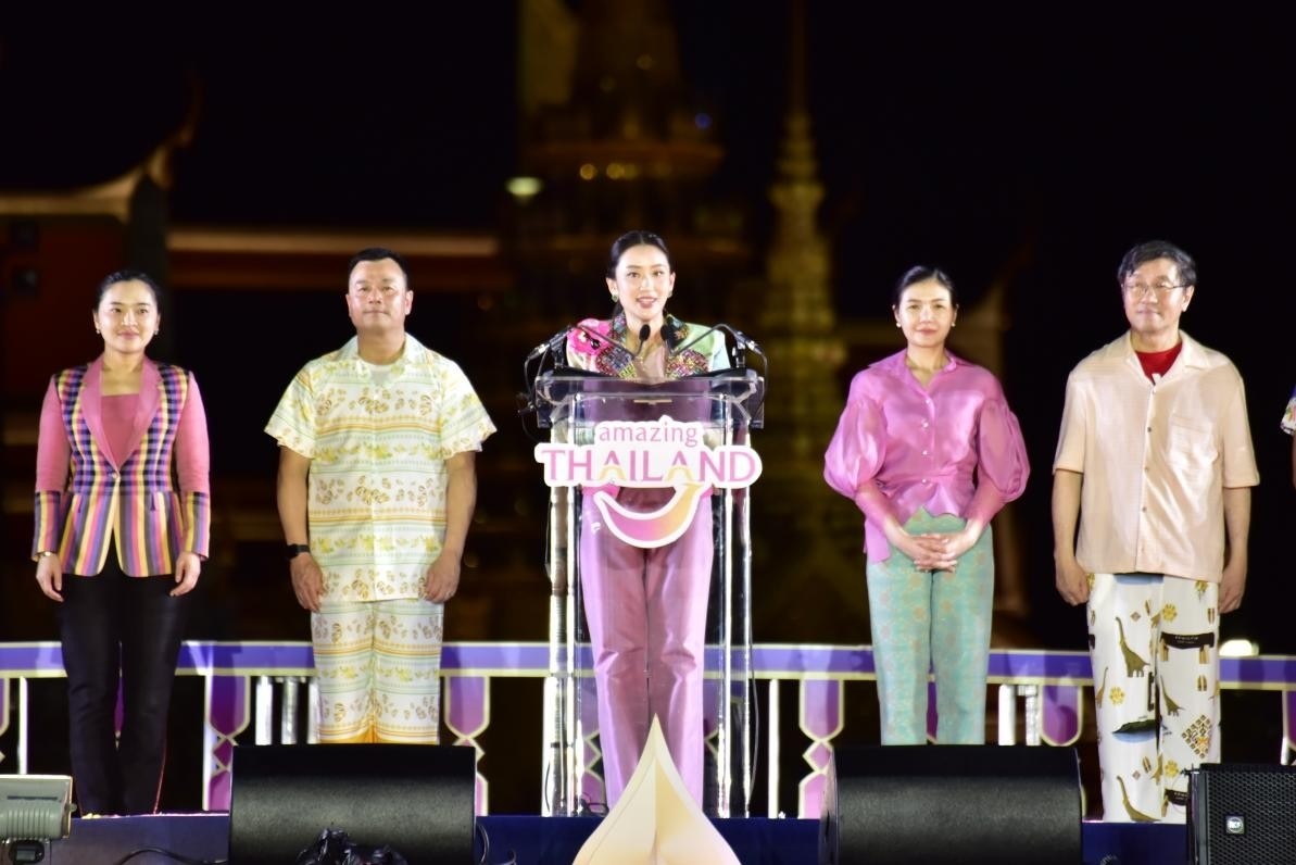 泰國總理佩通坦·欽那瓦宣布泰國潑水節(jié)慶?；顒诱絾印Ｌ﹪鴩衣糜尉止﹫D