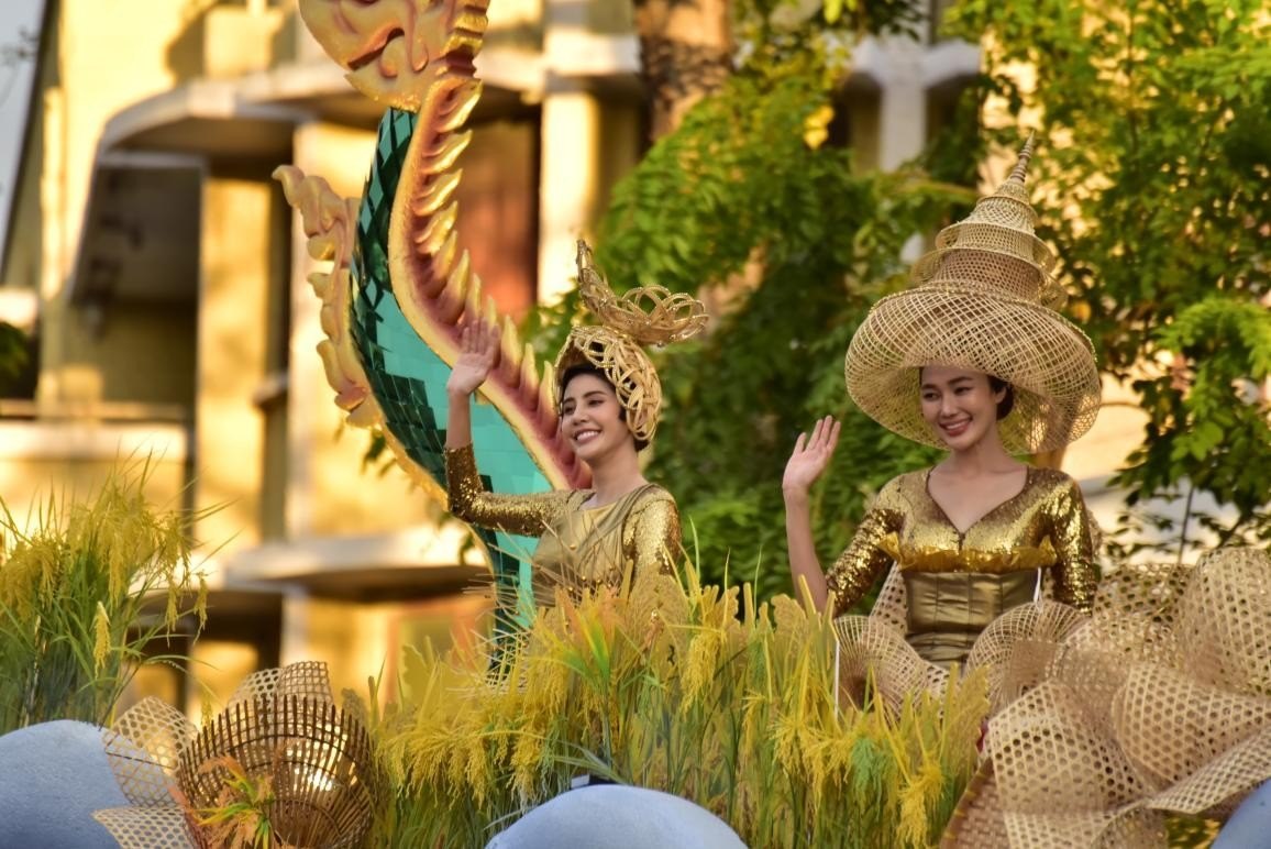 “祝福之河”花車以神龍形象象征水的神圣與豐饒，寓意祈福納祥。泰國國家旅游局供圖