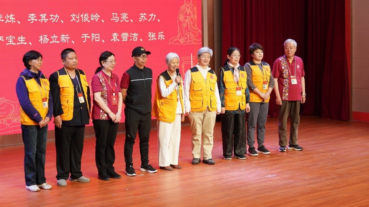 服務滿二十年志愿者代表發(fā)表感言。故宮博物院供圖