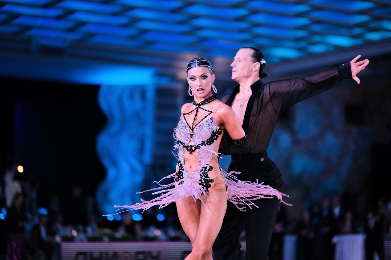 第七屆“克里姆林宮杯”國(guó)標(biāo)舞錦標(biāo)賽現(xiàn)場(chǎng)。于子恒攝