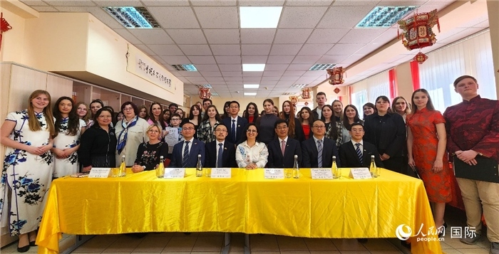 參加中文翻譯比賽全體人員合影。人民網(wǎng)記者 蔡子暢攝