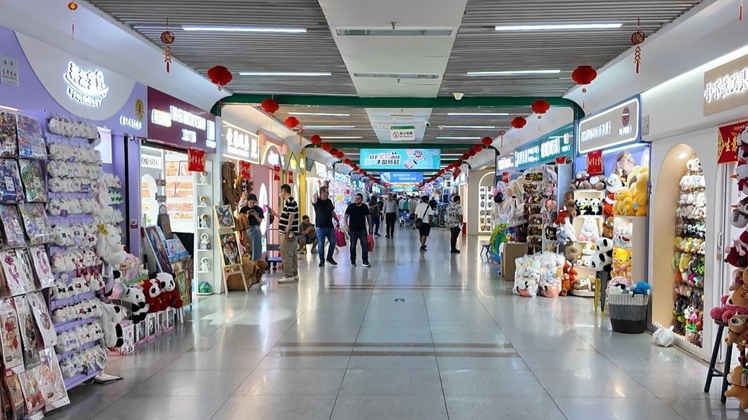 4月30日，義烏國際商貿(mào)城一區(qū)現(xiàn)場。人民網(wǎng)記者 王仁宏攝