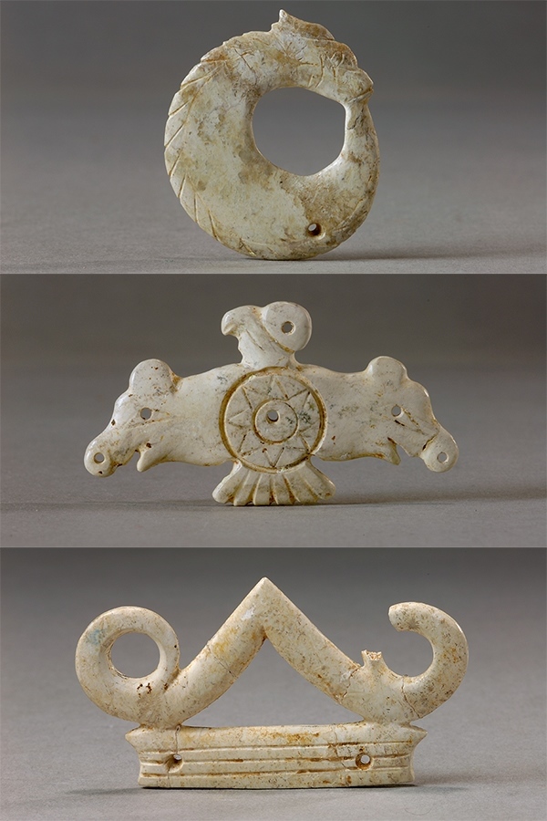 玉龍（上）、玉鷹（中）和玉冠飾（下）。國(guó)家文物局供圖
