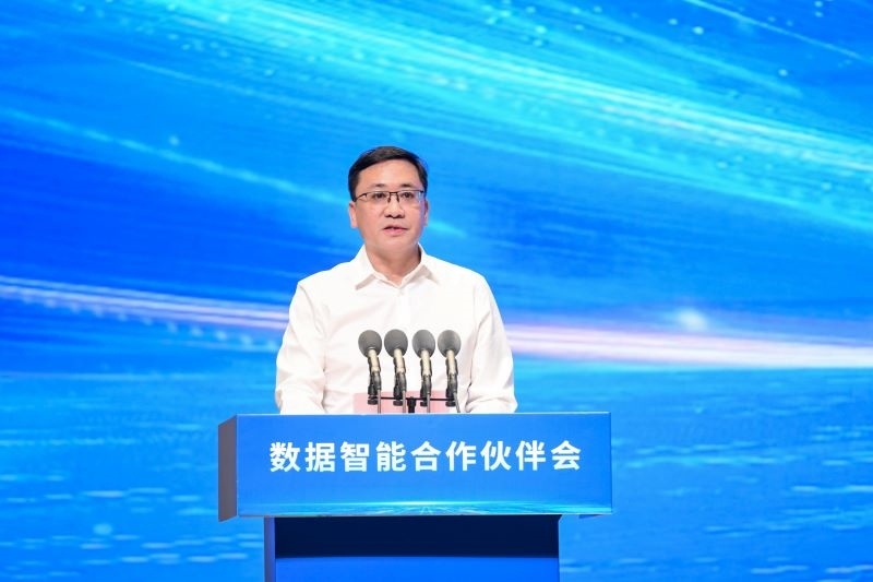 圖為河南省人民政府國(guó)有資產(chǎn)監(jiān)督管理委員會(huì)黨委委員、副主任李海峰。