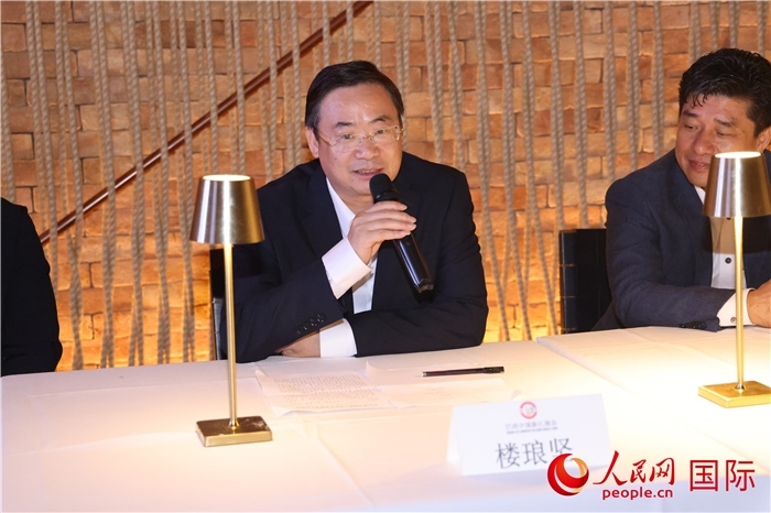 浙江省麗水市海外聯(lián)誼會(huì)會(huì)長(zhǎng)樓瑯堅(jiān)在座談會(huì)上致辭。 人民網(wǎng)記者 時(shí)元皓攝